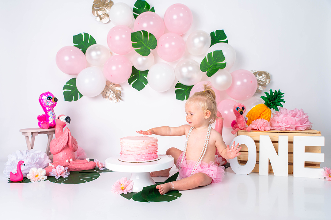 cake smash session, cake smash photography, photographer near me, studio session, cakes, one year old birthday session, birthday, one,